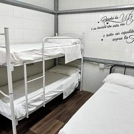 Area Sosta Camper 캠프장 폴리코로