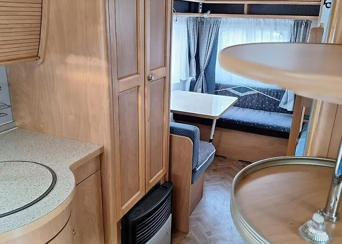 Campeggio Area Sosta Camper